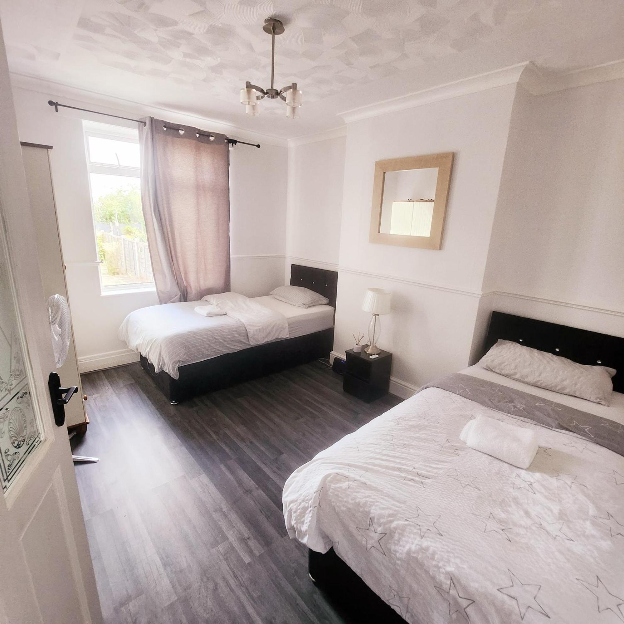 The Comfy Resort, Free Private Parking & Wifi, 9 Beds Colchester Luaran gambar